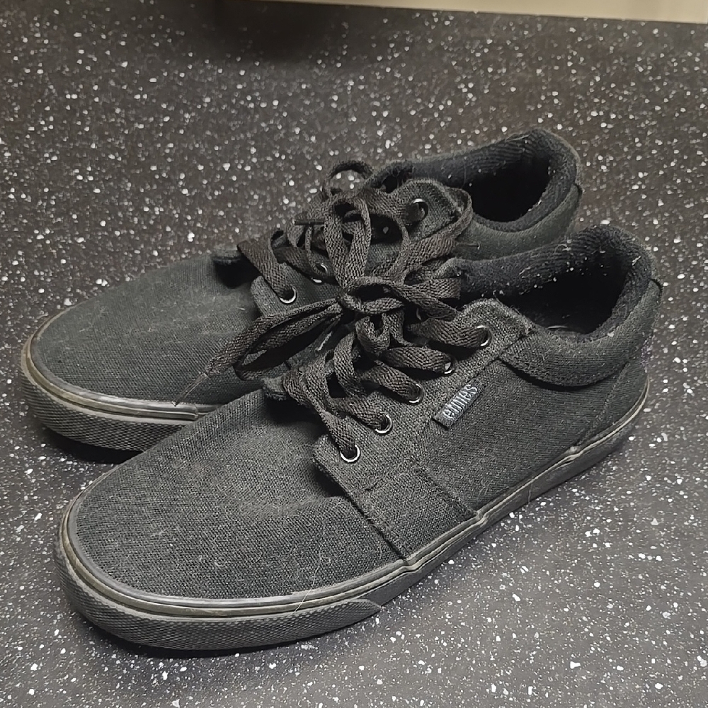 Black Etnies Skate Shoes